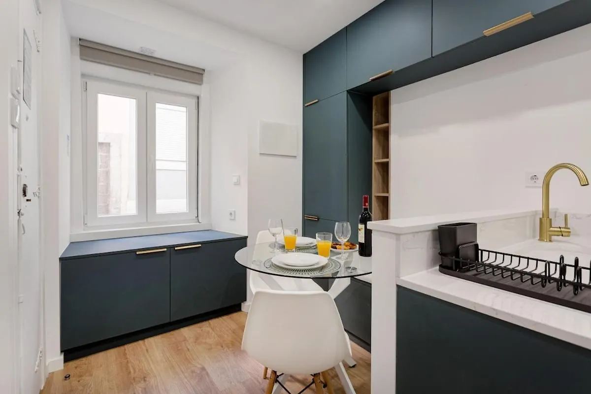 Petite Charm In Old Lisbon Apartment