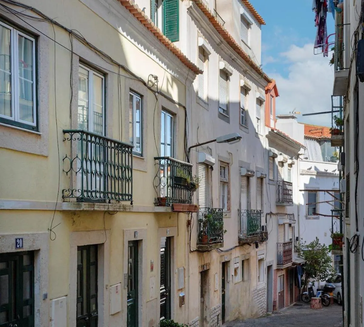 Petite Charm In Old Lisbon Apartment